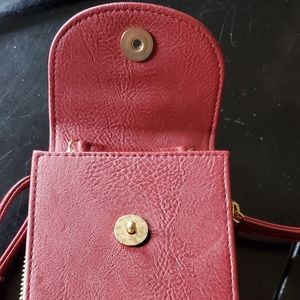 Crossbody purse